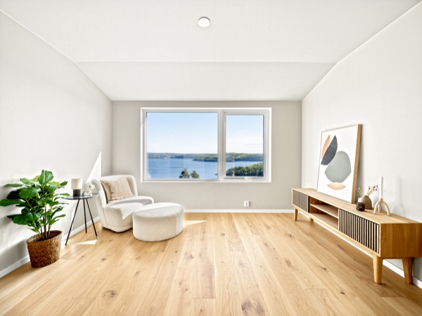 Bright & Airy